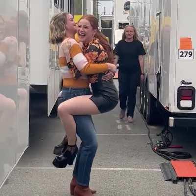 Lili Reinhart & Madelaine Petsch