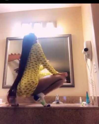 @tharealceee fine ass