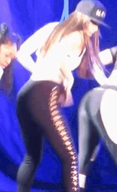 Hailee Steinfeld is so sexy 