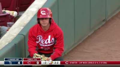[Highlight] The Reds' ball boy has some trouble with the foul ball. It wasn't pretty, but it was effective.