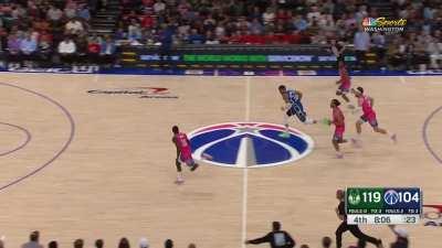 [Highlight] Kendrick Nunn gets the steal on Giannis who then sprints down the court for a insane chase down block!