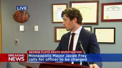 Mayor To Charge Arresting Officer