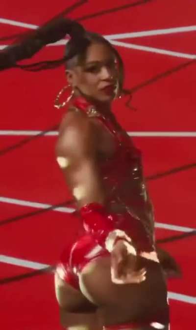 Need Bianca Belair to whip me