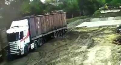 Oh no, the SEMI is rolling away, LET'S STOP IT BY PUSHING IT