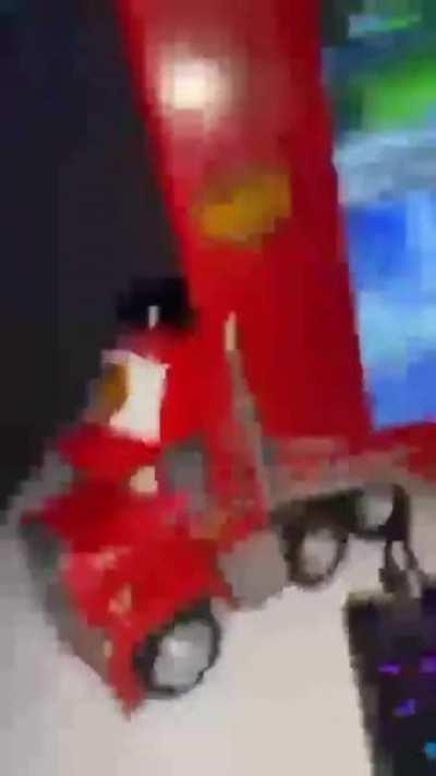 Rate my gaming setup. (NOT MINE)