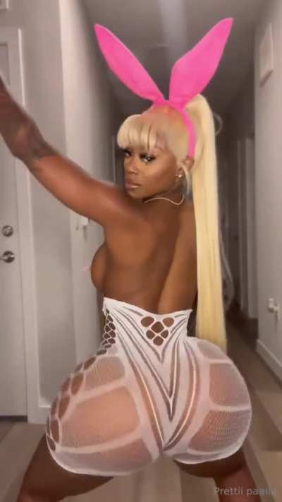 Prettii Paaiid Clapping Comp