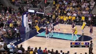 [Highlight] Austin Reaves contorts his body in a ridiculous way as he tries to draw the foul. Should this have been a flopping technical foul?