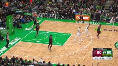 [Highlight] Jaylen Brown hits the sidestep 3 in transition to score his 30th points of the night. He has missed 2 shots all game