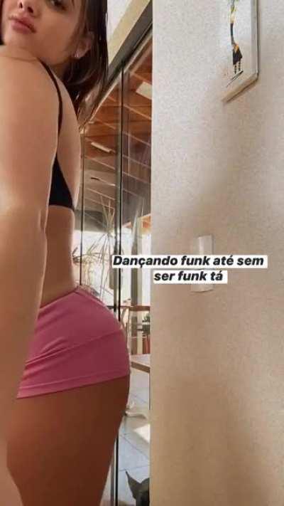 Emily Garcia, gostosa de mais.