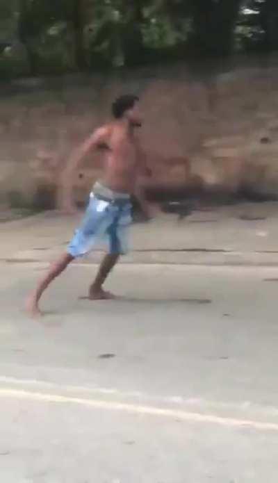 Apanho pro poste '-'