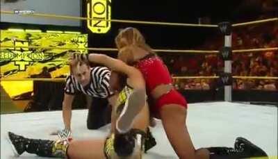 AJ Lee overwhelmed and dominated by maxine