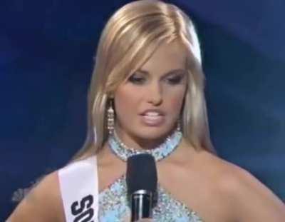 Miss Teen USA 2007 - South Carolina answers a question.