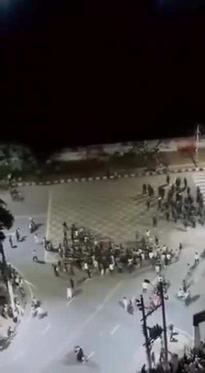 Police Deploy Grenades on Peaceful Protesters at Jagannath University, Dhaka