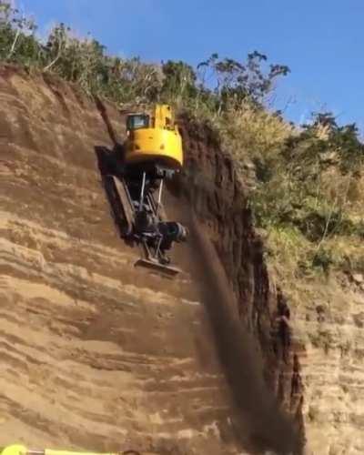 Excavator for working on extreme inclines