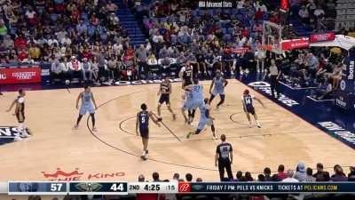 [Highlight] Brandon Ingram with the alley-oop poster on JJJ