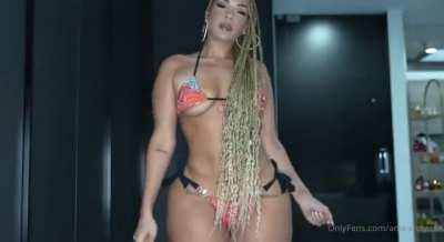 Amirah dyme tease show