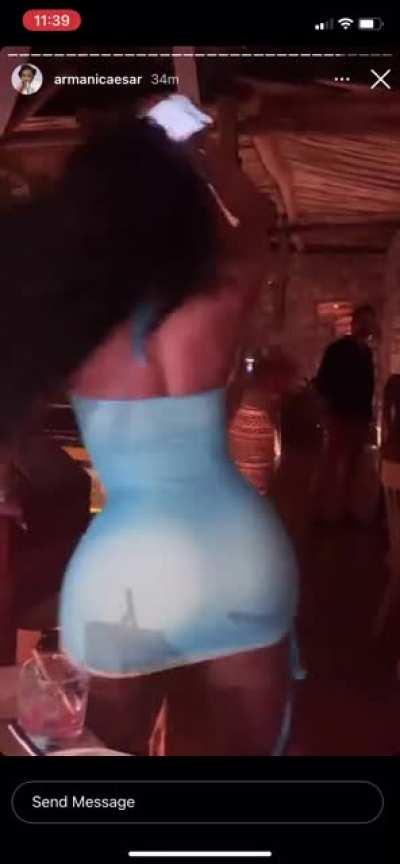 Armani Caesar (@armanicaesar)