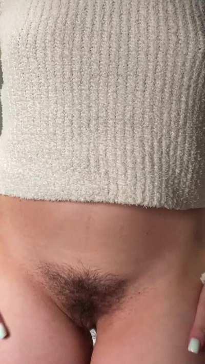 I hope there are guys here who enjoy natural bodies and hairy pussies