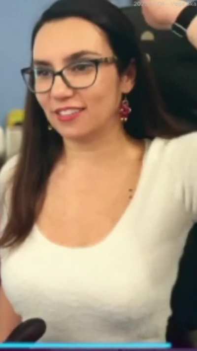 2025-12-05 Trisha showing the goods