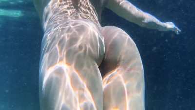 Free diving, literally 😝