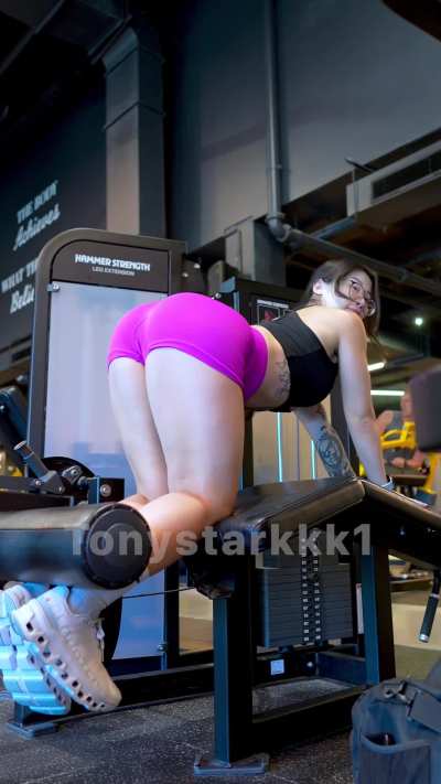 I’m your new roommate… wyd?