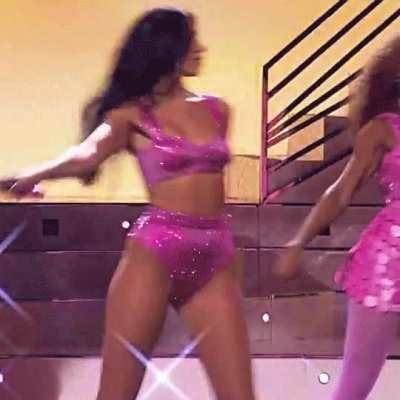 Dua getting us all so rock hard at the Grammy's. Such a hot fucktoy 😍🤩🤯