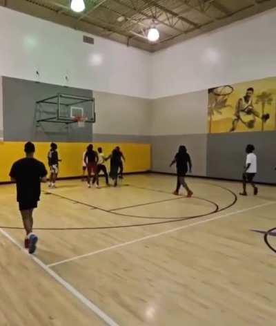 our bae so fucking ass😭