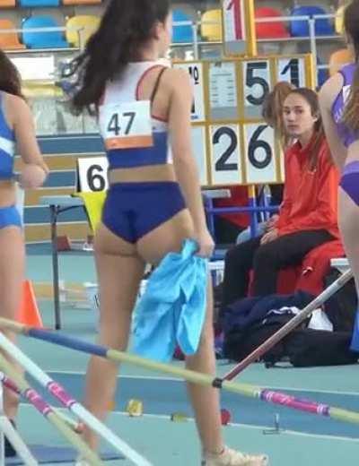 Pole Vault Girl Booty Jiggle
