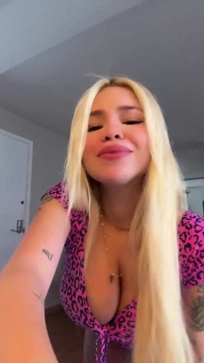 Safada peituda da raba gulosa - Treyce