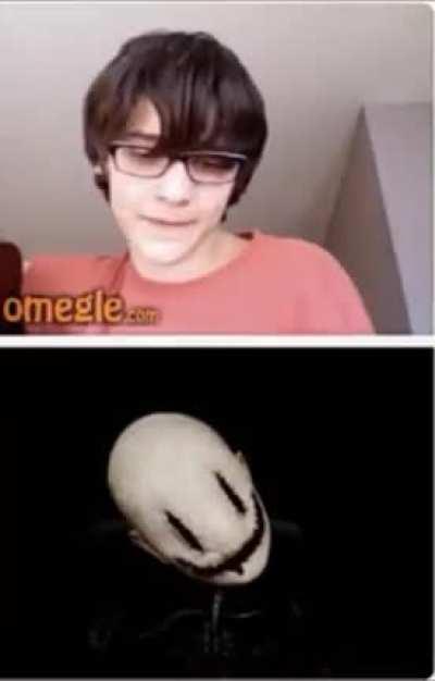 WHAT'S THAT BEHIND YOU?!!!