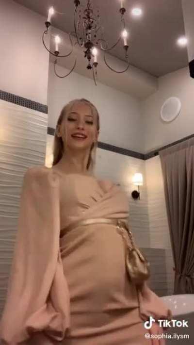 Earth might not be the perfect circle , but her 🍒 are