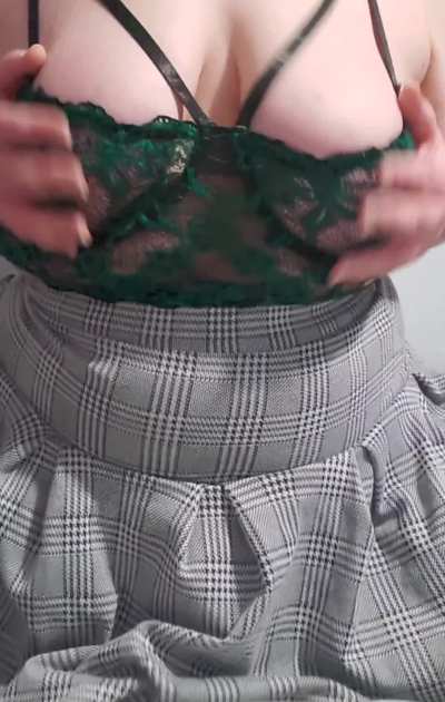 I need a man to fuck my brains out 🥵