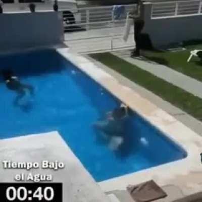 O cara quase bate o recorde mundial...