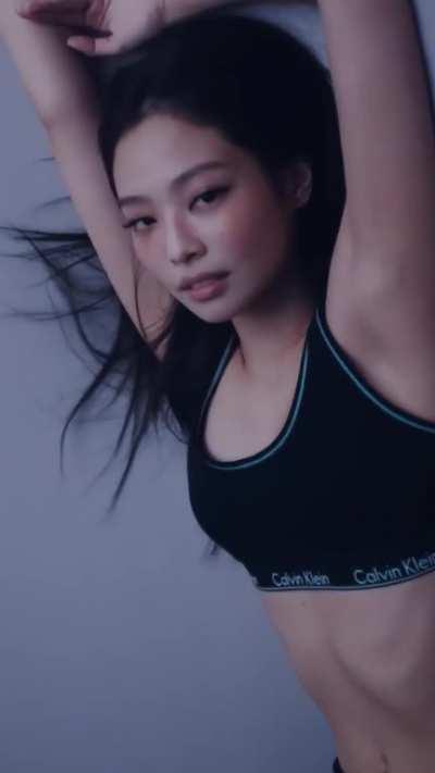 Jennie body in underwear 🔥🍑