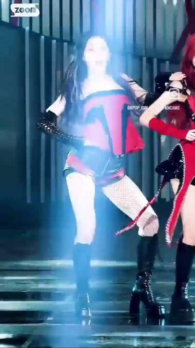 ITZY · CHAERYEONG 👉🏻 UNTOUCHABLE 中