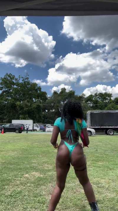 🔥🔥🔥 (@official.deefinewhine)