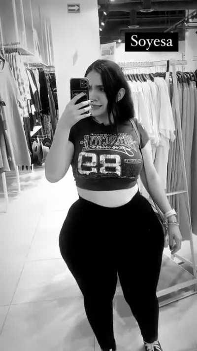 shopping for more sexy leggings 😍