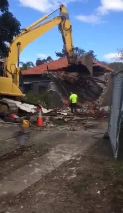 WCGW not making sure your equipment is secure?