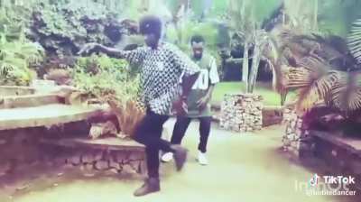 SIMPLE POPPING DANCE