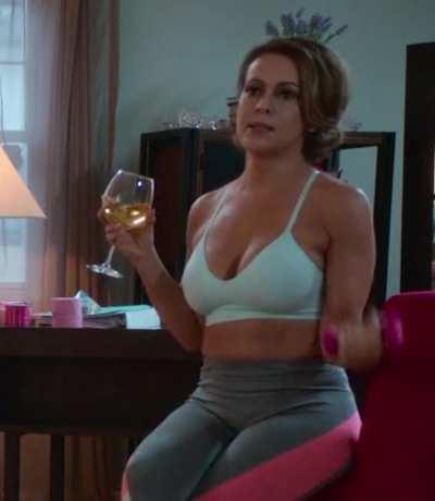 Alyssa milano