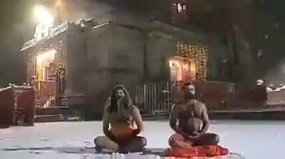 Two Sadhus in meditation at Kedarnath at 3 am amidst snowfall & -10°C. Power Of Yoga 🕉️🕉️🕉️