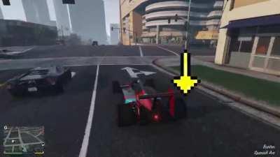 The effects of having or not having spoilers on the Formula 1 racing cars in GTA5