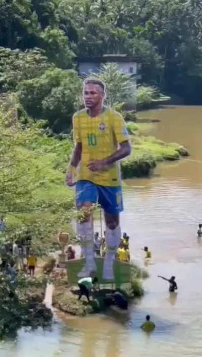 Huge cut out of Neymar set up by Brazil fans next to Lionel Messi's in Kozhikode, Kerala, India.⚽