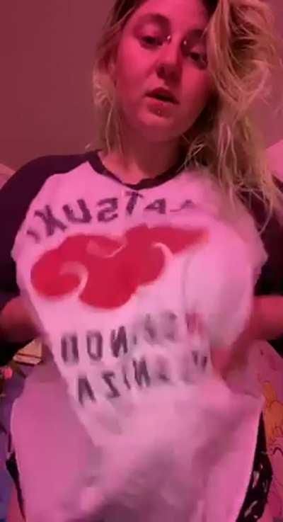 Could I possibly convince you to watch some anime with me? 😏