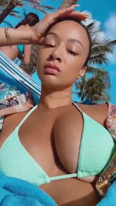 Tig ol bitties looking hella right