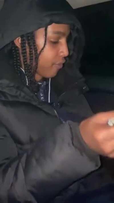 IM WID BRO BY DA COFFEE SHOP 😭 credits: u/somaliking2