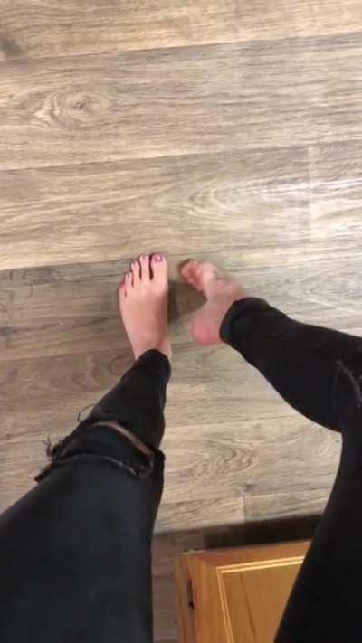 Lil midday stretches 💕