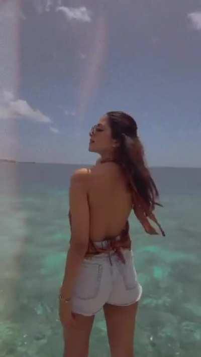 Malavika Mohanan is teasing us so much .. she is actually braless here... look at her assets shake around ..after seeing them sqeezed up in her different attires .. its fun to see them flying free ;) Maalu trying her best to remain unique from other Maldi