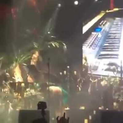 “Lana sit on my face!”