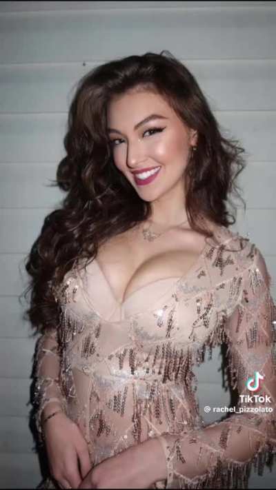 She looked INCREDIBLE for New Year’s ✨